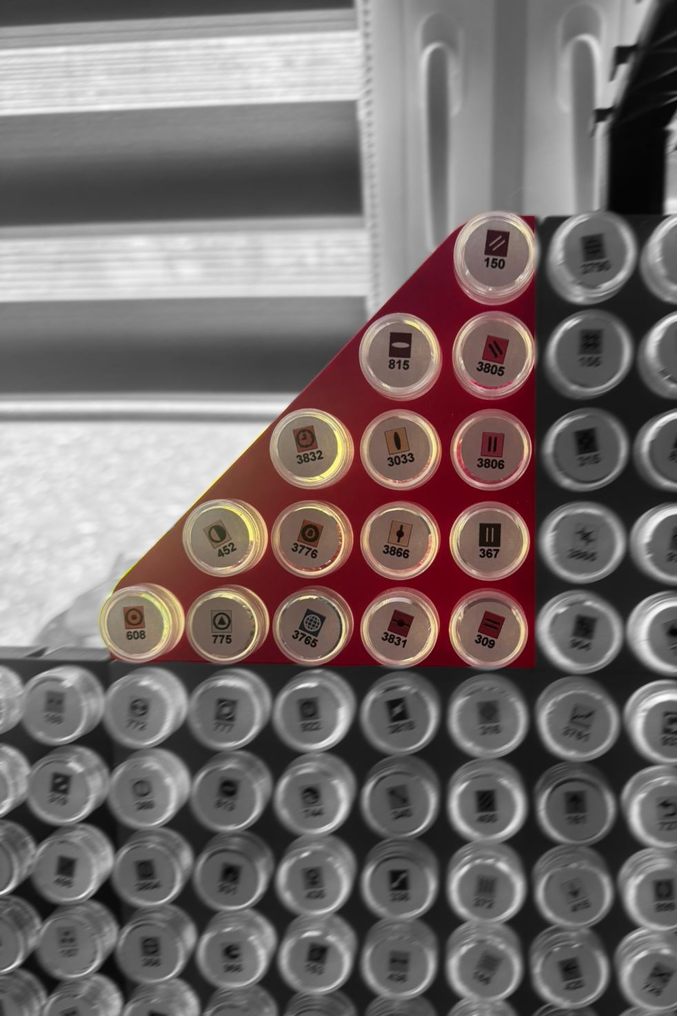 Steinchen-Garage Modulplatte Dreieck 15 Farbdosen Rund